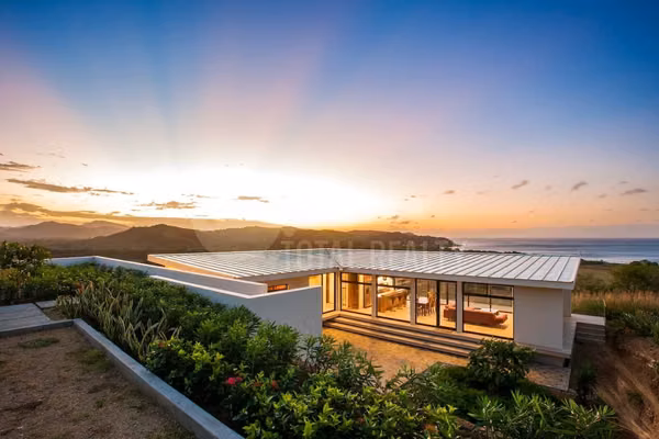 House for sale in Buena Onda Beach Resort, Tola
