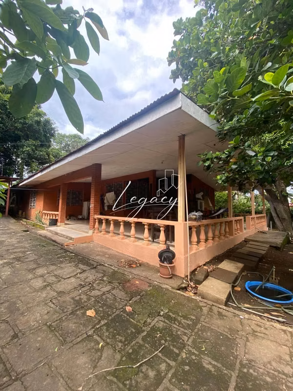 LD-House for Sale on South Road with 1,639 v2!