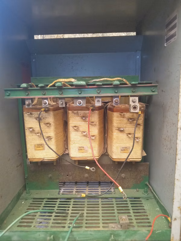 Se vende dos trsnsformadores trifadico capasidad 45kva cada uno