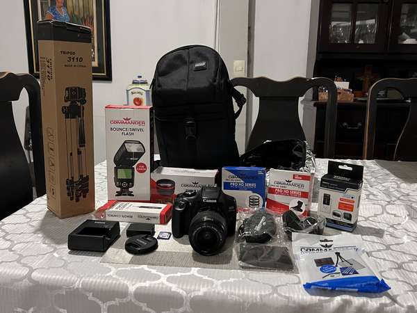 Canon camera EOS Rebel T6 + 18-55 mm lens + accessories kit