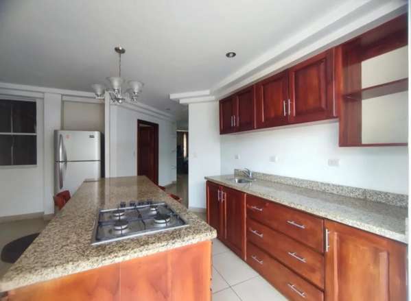 ¡Se renta! apartamento amueblado en sector Lomas del Valle
