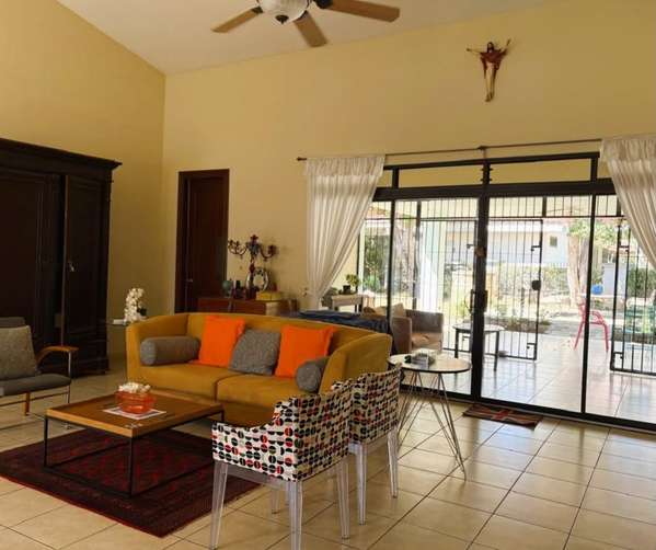 FP- Vendo hermosa residencia en km 13 Carretera a Masaya