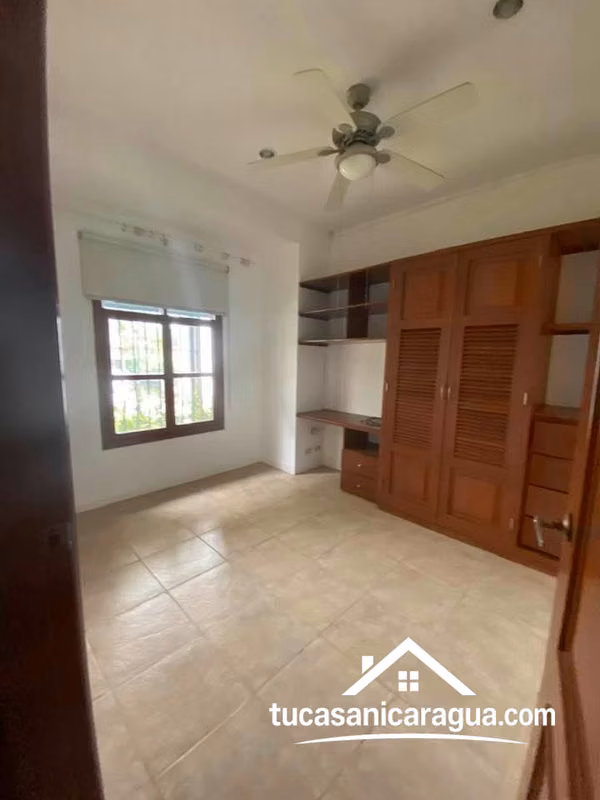 casa en Renta con Piscina en Portal del Carmen – Managua