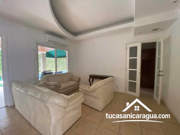 casa en Renta con Piscina en Portal del Carmen – Managua