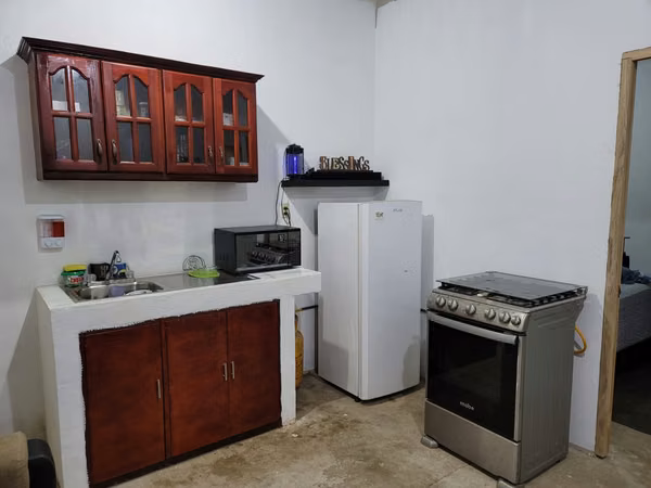 Venta de Casa en Tipitapa / Casa enfrente / Obra gris con potencial 3 cuartos + 1 baño.