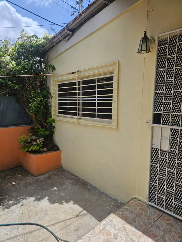 Disponible Habitación totalmente independiente.