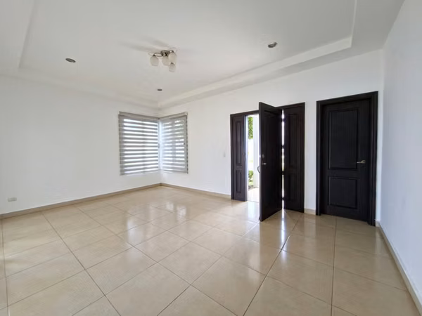 CASA EN VENTA | CAMINO LAS COLINAS,  RESIDENCIAL DONATELLO MANAGUA