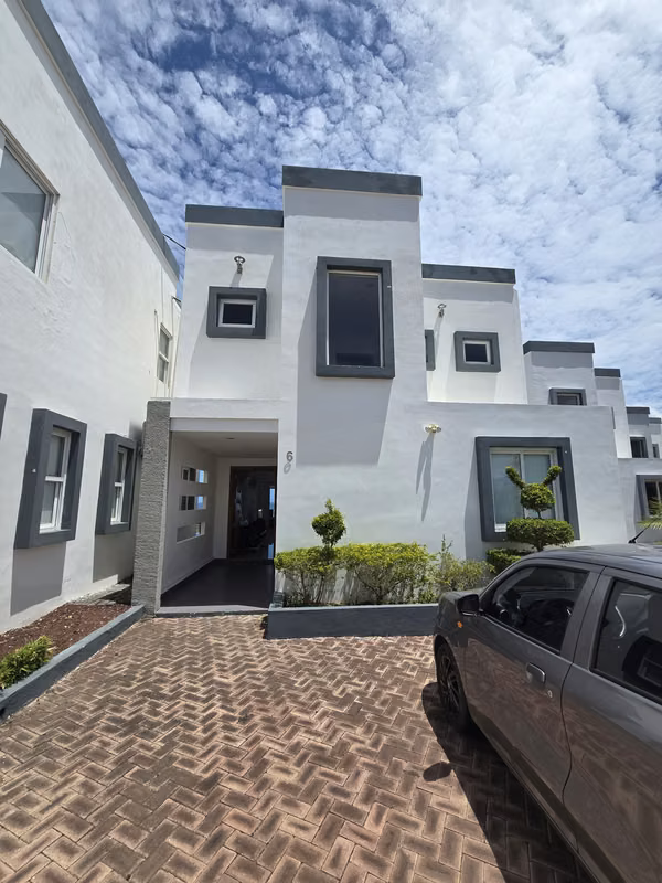 Beautiful House of San juan from the south Malibu, sold by Force Motivos