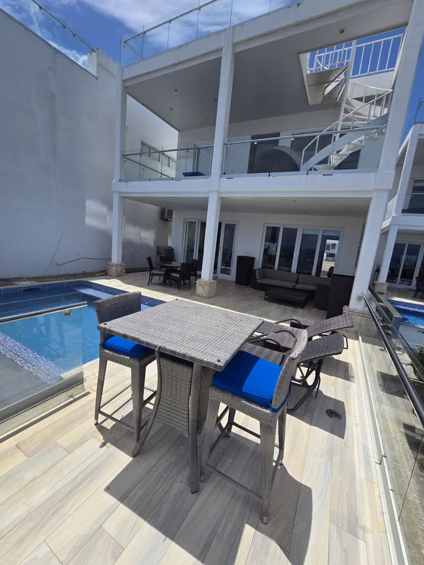 Preciosa Casa de San juan del sur Malibu, se vende por Motivos de fuerza
