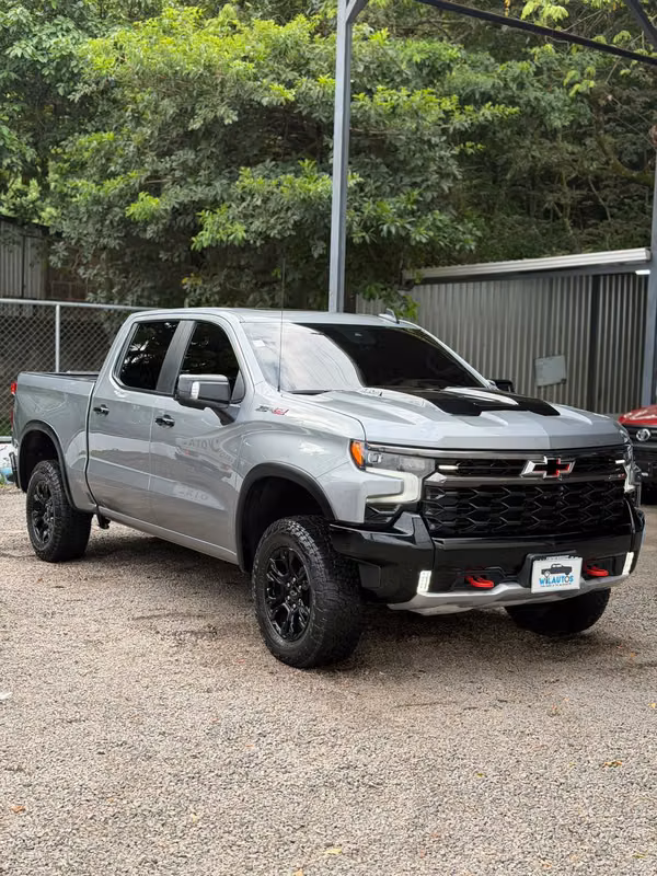 Preciosa CHEVROLET ZR2 