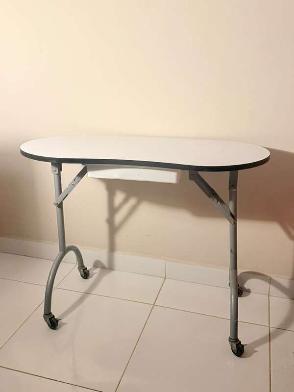 Table for nails