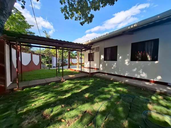 GG!! Sale, house in Veracruz, with wide patio!!