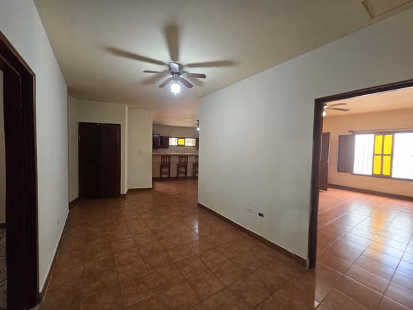 House for Sale in Diriomo, Granada with 4 Rooms, partially renovated
