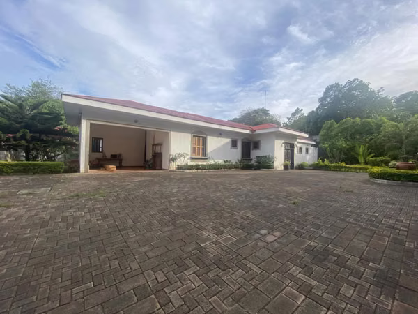 Se Vende Casa Colonial  en Camino Viejo a Santo Domingo