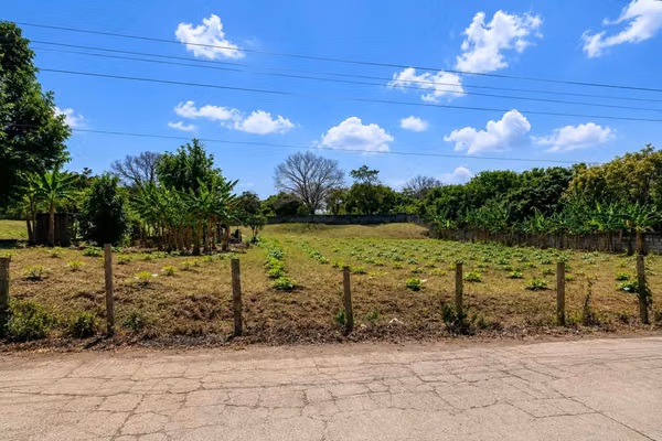 Land is sold in Santo Domingo