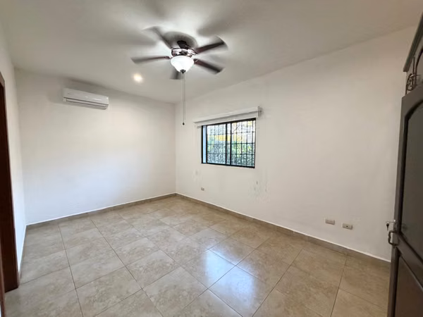 Casa de una planta en renta en Estancia Santo Domingo