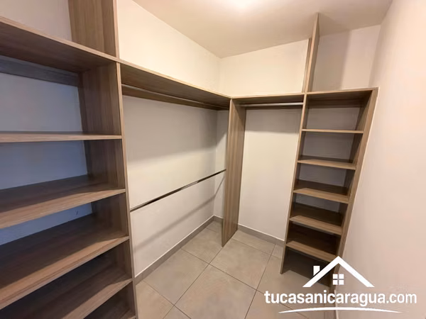 SE RENTA CASA MODERNA EN SENDEROS DE LAS COLINAS – MANAGUA