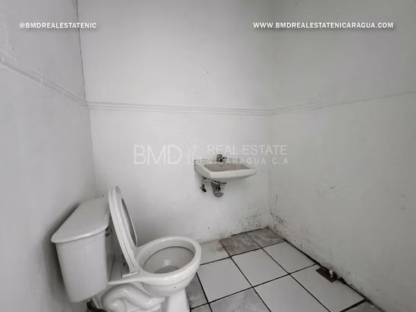 Renta de módulo comercial de 90 m², ubicado cerca de la Jean Paul KG