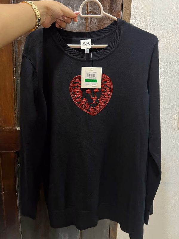 Anne Klein sweater L size makes M