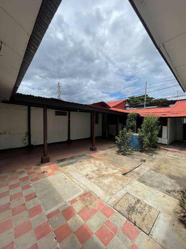 AP-Vendo casa en Montoya