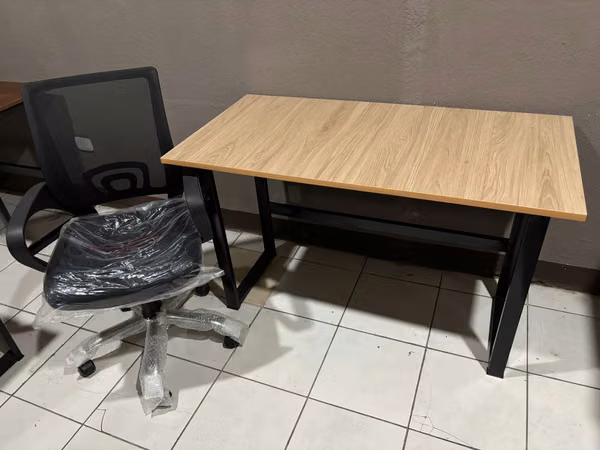 Physical Store Purpose Unit. From Enrique Flores Guevara National Institute, 25 meters north. Next to the min