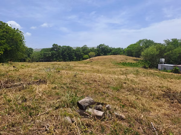 The property is up to date with its tax, clean title, ready to be transferred.