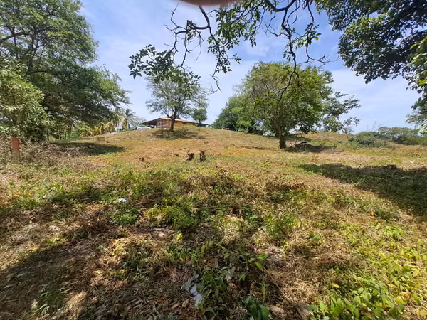 The property is up to date with its tax, clean title, ready to be transferred.