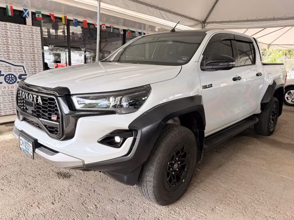 TOYOTA HILUX GR AÑO 2024