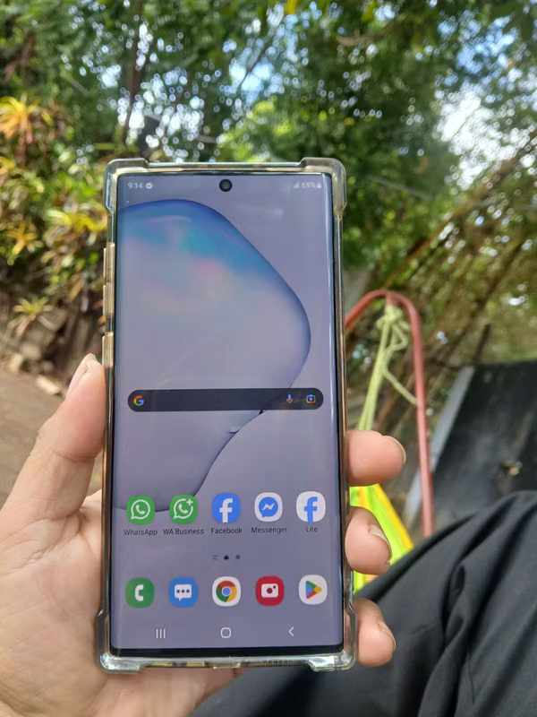 Vendo note 10 plus.... 12gb de ram y 256 interna .. 