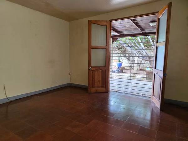 HOUSE WITH COMMERCIAL POTENTIAL FOR SALE