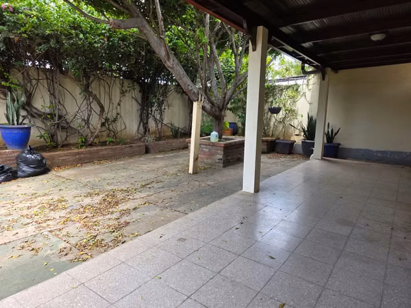 HOUSE WITH COMMERCIAL POTENTIAL FOR SALE