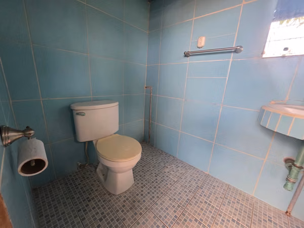 HOUSE WITH COMMERCIAL POTENTIAL FOR SALE