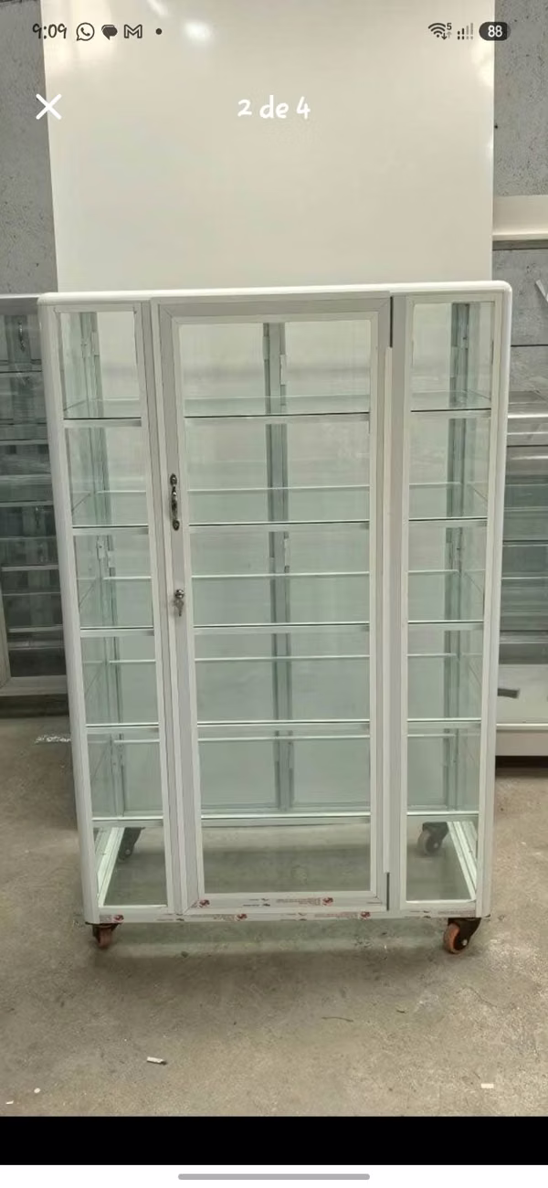 New vitrines at the best price ask for it and we'll take it to the door of your house