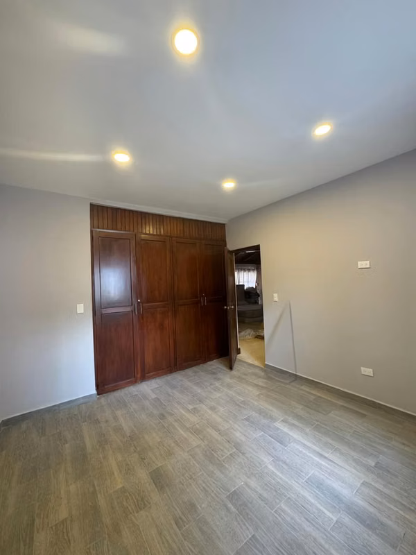 GG - Venta,  casa con piscina y terreno amplio en Carretera Sur .