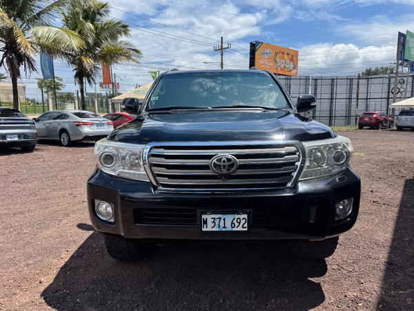 Land Cruiser VX Year 2015