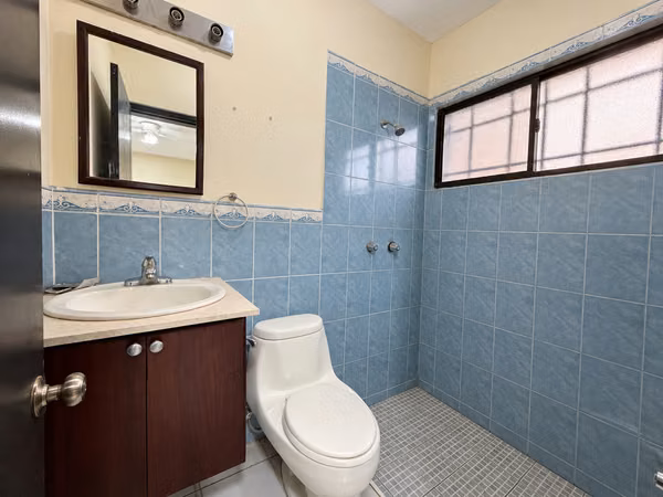 SE RENTA AMPLIA CASA | VIVIENDA U OFICINAS