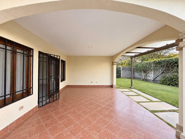 SE RENTA AMPLIA CASA | VIVIENDA U OFICINAS