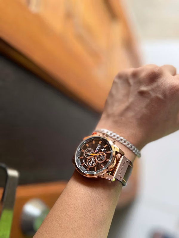 Elegant Curren Clock of Varon