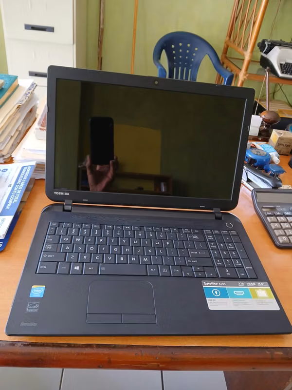 VENDO LAPTOP TOSHIBA E PRINTER EPSON LX-300 II MATRIX SPECIFIC USE NOTARIZED