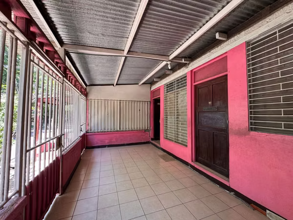CASA EN VENTA CON POTENCIAL COMERCIAL – BARRIO BERTHA DÍAZ, MANAGUA