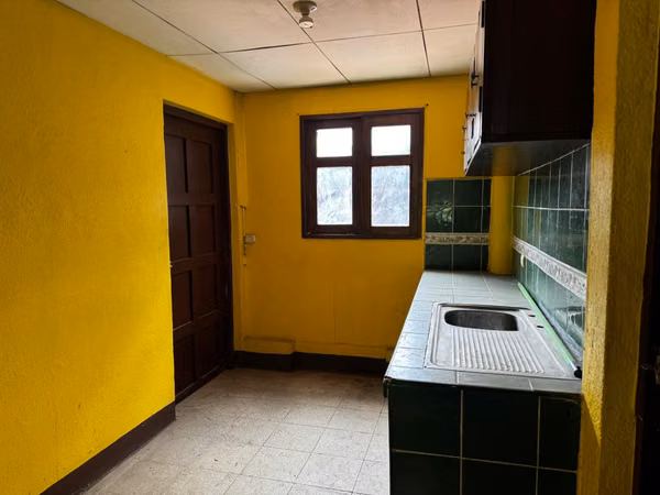 SE RENTA ESPACIO PARA OFICINA/ TIENDA/ SALON/ NEGOCIO
