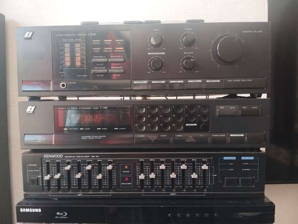 STEREO AMPLIFIER SANSUI, RADIO AND QUALIZER