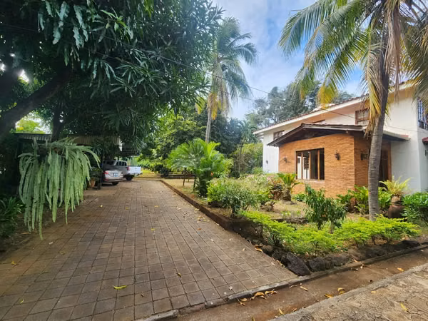 KW - Venta ,  casa en Reparto Santa Isabel, km 10.5 Carretera Sur.