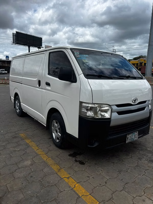 Toyota Hiace 2016 unicorn owner