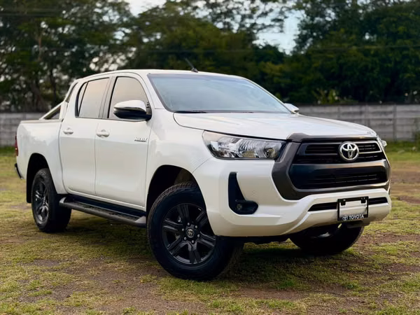 Toyota hilux new 2027 automatic immediate delivery