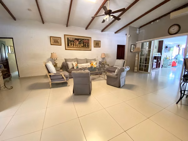 Venta de Casa en Las Colinas