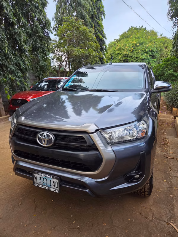 TOYOTA HILUX 2021