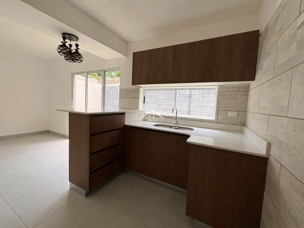 LL - Se Vende Complejo de 4 Casas en Santo Domingo