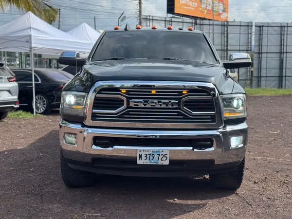 Dodge Ram 2500 Laramie Año 2016 Con 86,000 kilómetros 