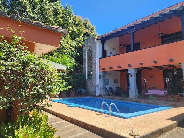 SOUTH ROAD. TWO NICE APARTMENTS IN I AND II LEVEL WITH SWIMMING POOL IN RENT